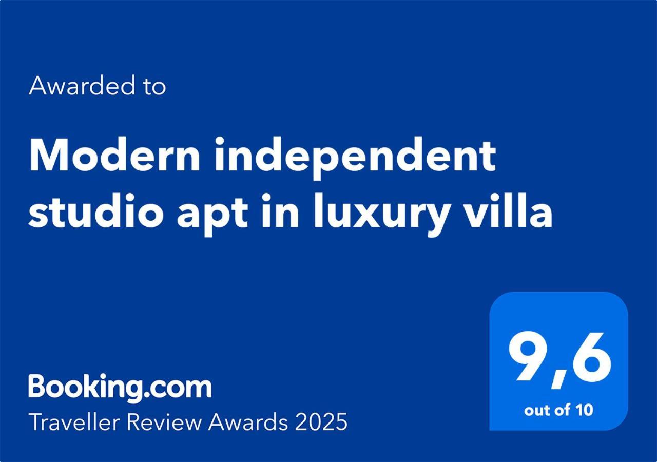 Modern Independent Studio Apt In Luxury Villa Benalmádena Exterior photo